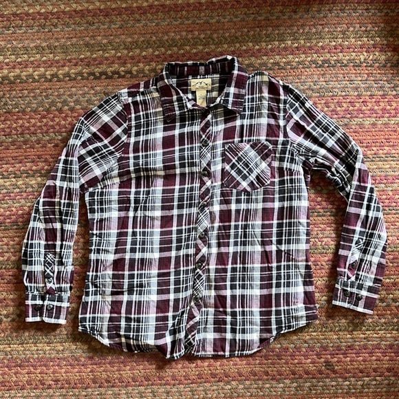 VTG MAROON & BLACK PLAID FLANNEL BUTTON UP LONG SLEEVE LUMBERJACK - Picture 1 of 4